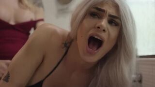 Горячий транссексуал трахает транссексуала в задницу - Горячий транссексуал трахает транса в задницу порно